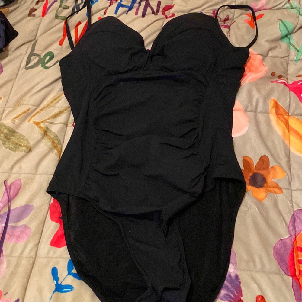 Assets by Sara Blakey Spanx XL swimsuit
